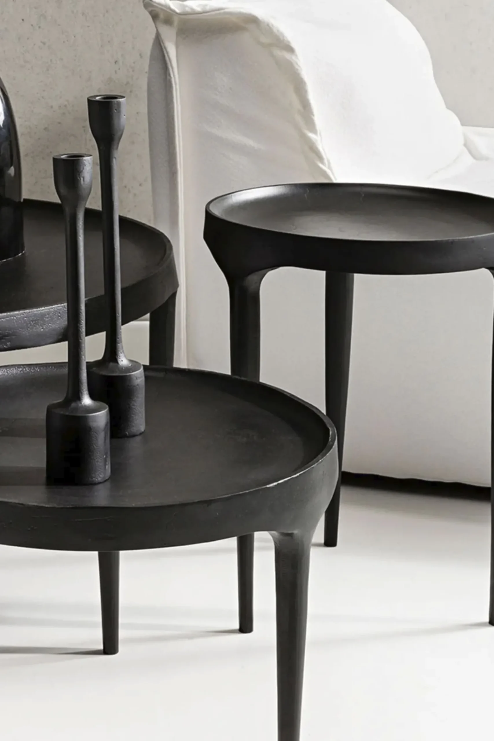 Husk SIDE TABLE - Black