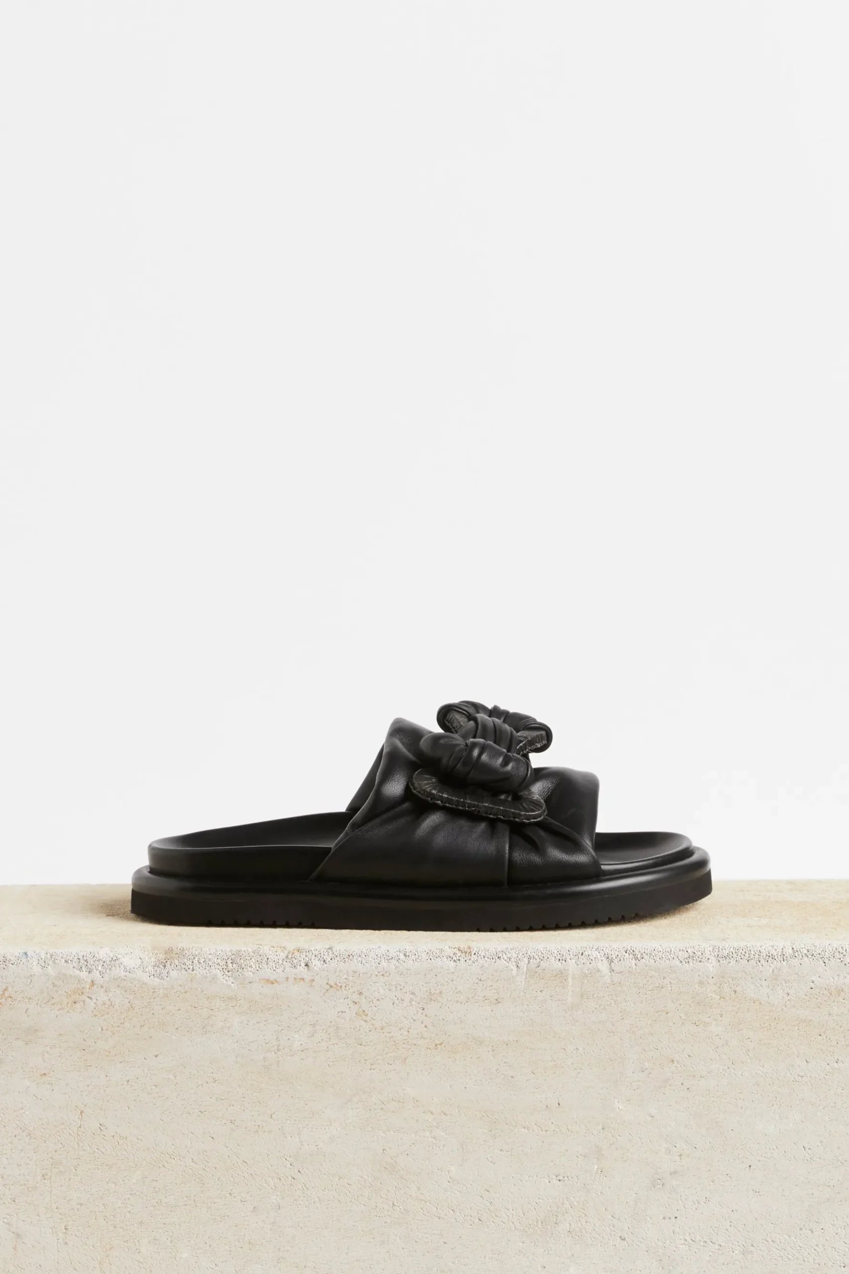 Husk SOPHIA SLIDE - Black