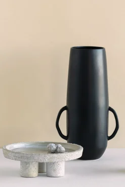 Husk Vase Black